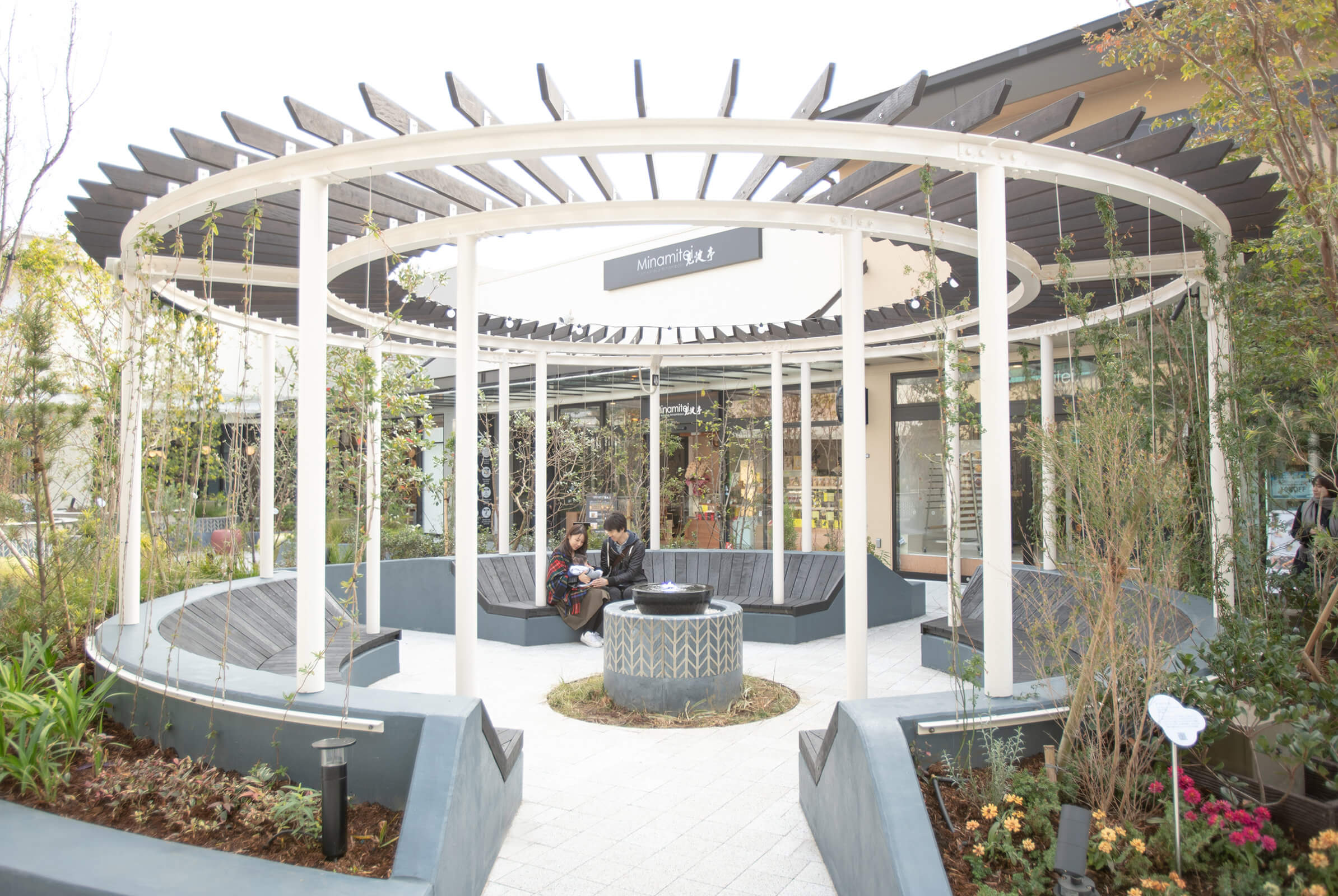 
      MITSUI OUTLET PARK Kisarazu (Phase 3) ｜ STGK Inc. | Landscape Design - Creating a living human-scape
    -9