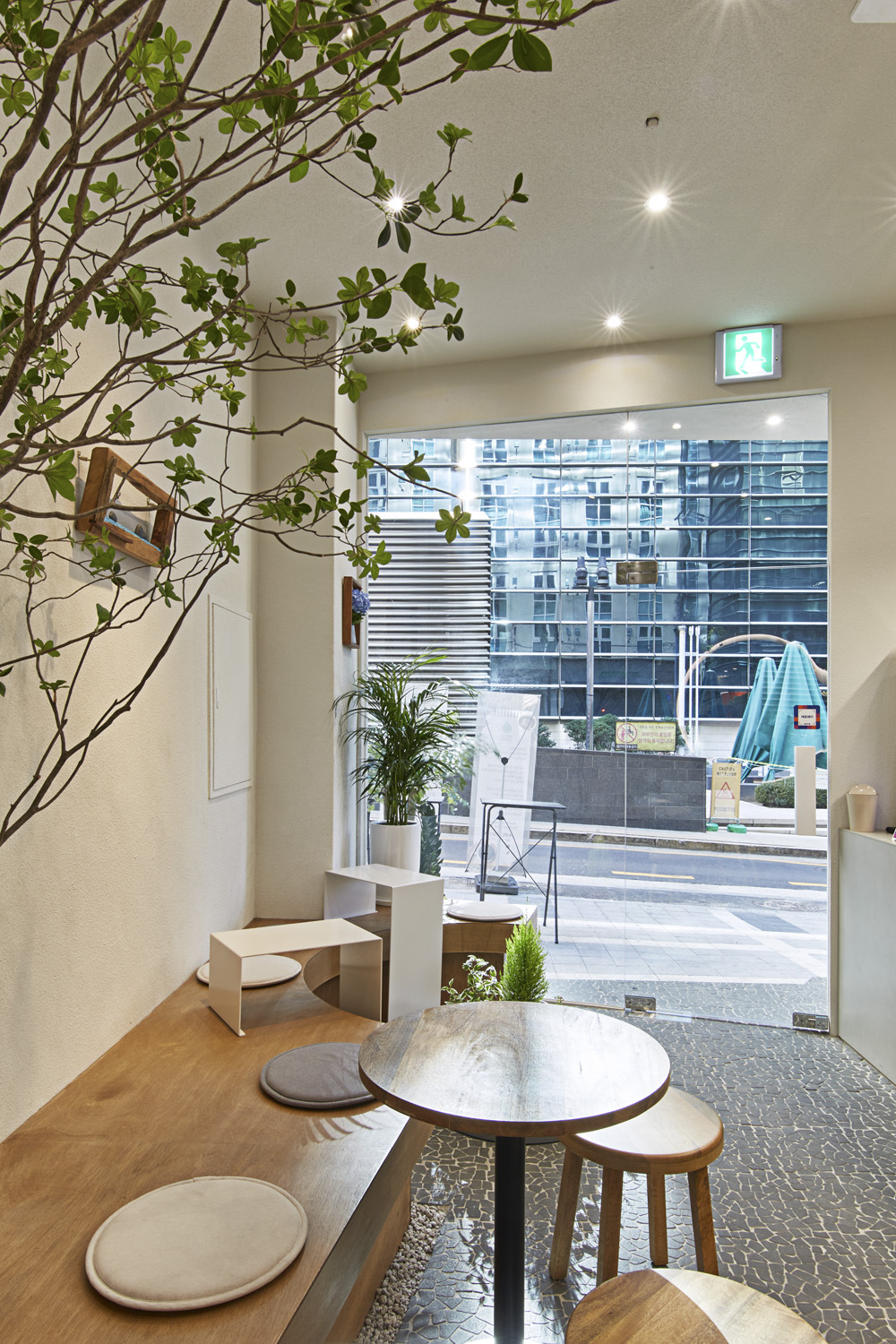 现代简约风 13 坪咖啡厅设计-8