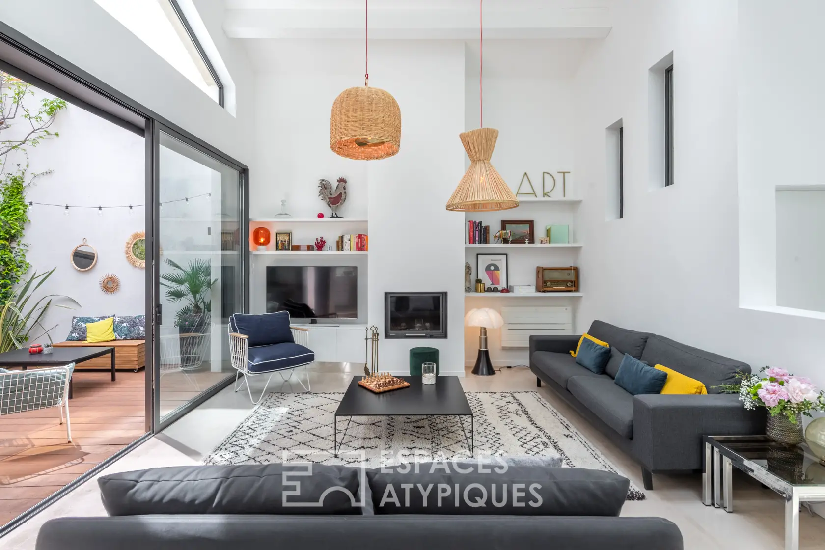 "马赛尔旧木工坊改造的明亮设计 Loft"-6