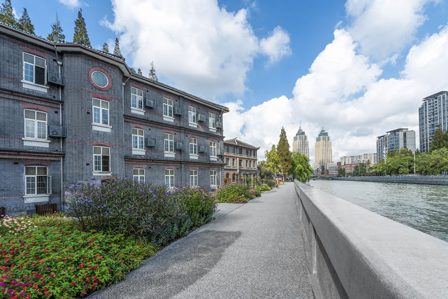 苏州河畔的英式庄园 · 华东政法大学长宁校区滨河景观提升丨中国上海-15