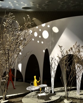 释放；解放；使自由（free的现在分词形式） 丨越南丨23o5studio