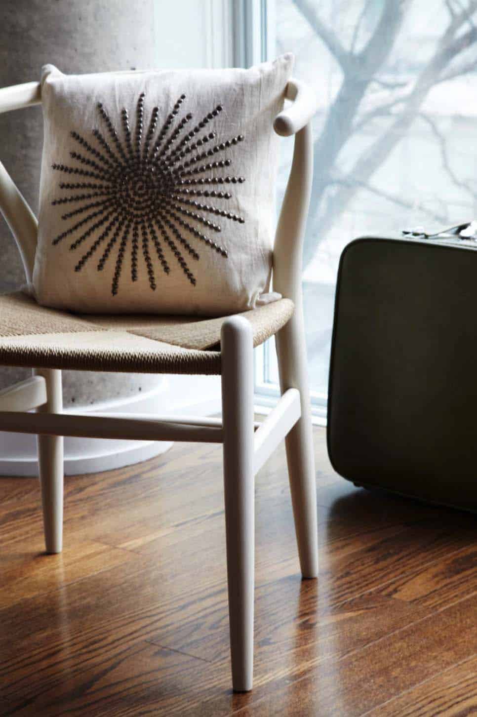 Small contemporary condo features stylish details in Toronto-7