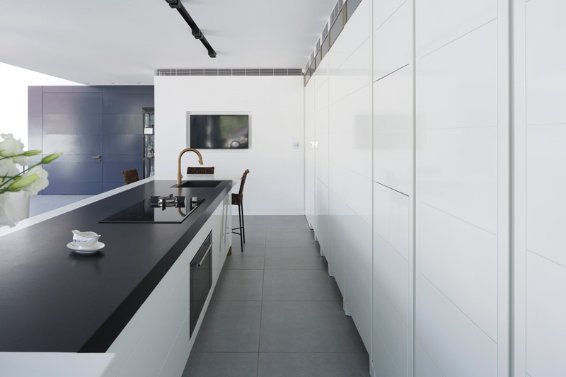 三角形地块上的简约大宅设计丨以色列丨建筑师奥代德·哈勒夫-30