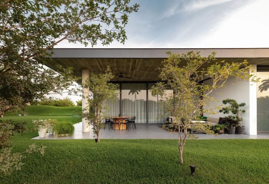 厄瓜多尔 6M 别墅 | 融入自然的简约空间-15