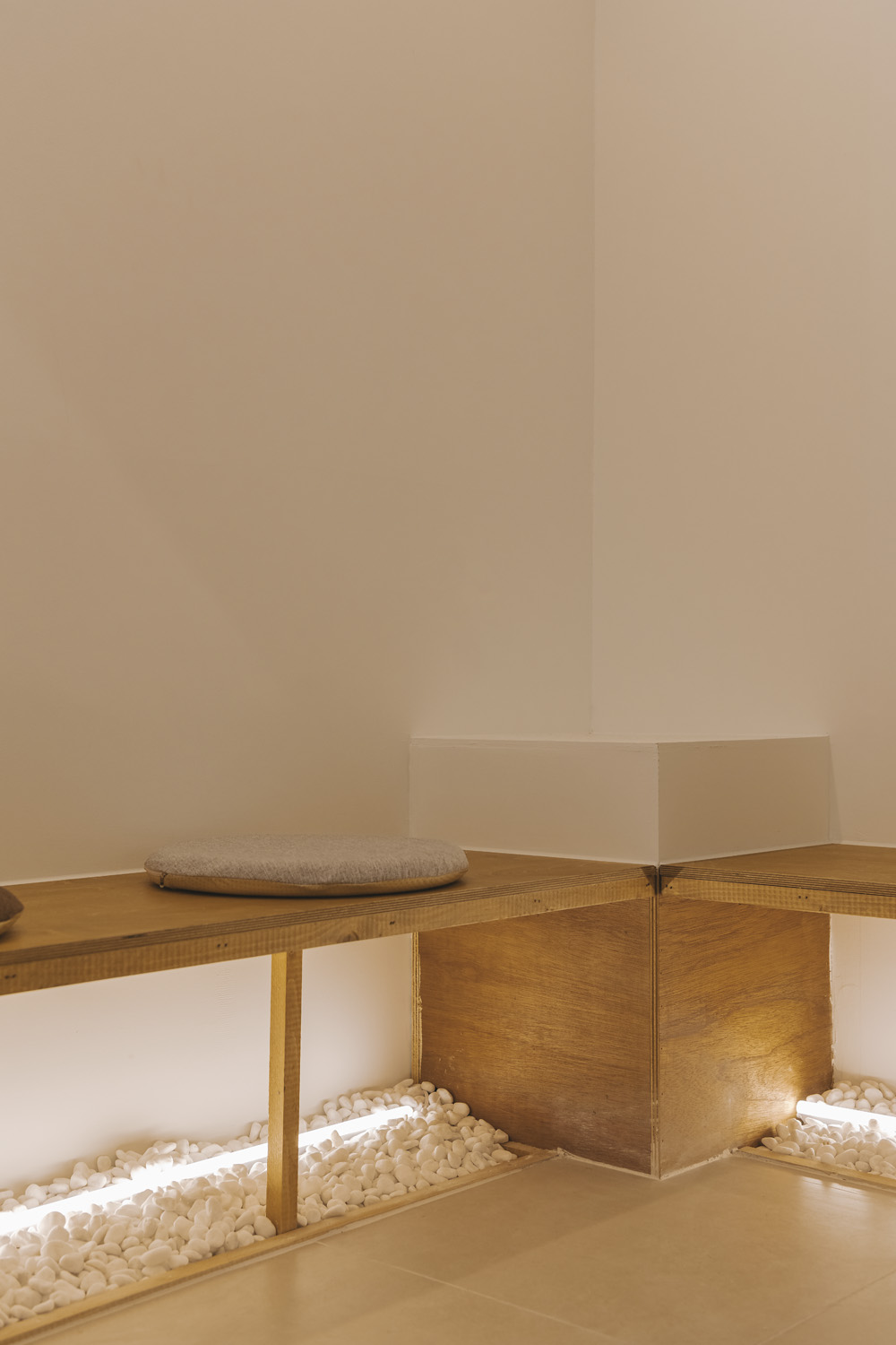 简约清新 23 平米美容室设计-14