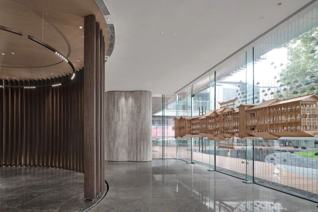 苏州美的阅湖山体验中心——自然诗意的现代空间-39