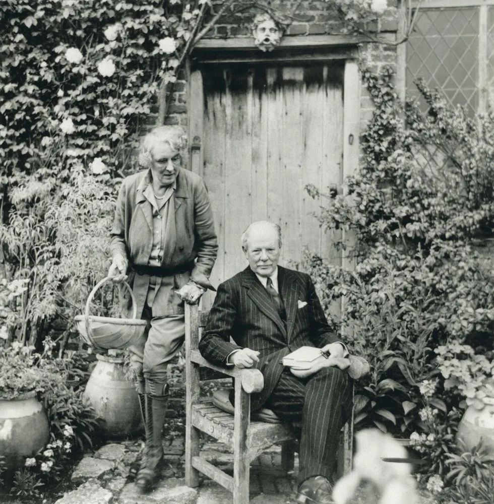 一个设计，一个栽种，夫妻协力打造的复古花园-11