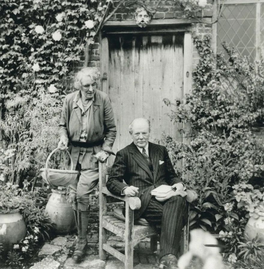 一个设计,一个栽种,夫妻协力打造的复古花园-11