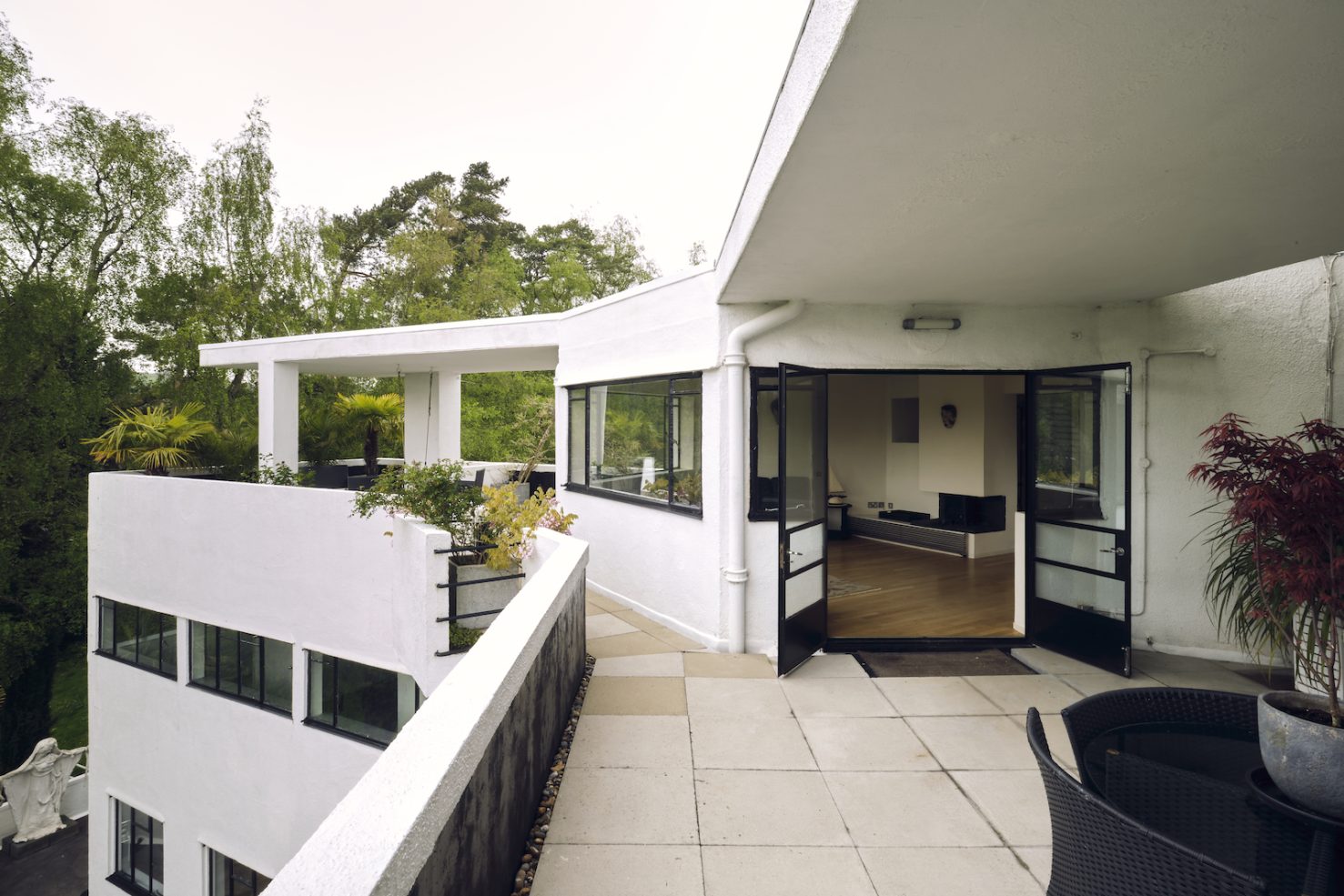 Первая модернистская вилла в Англии выставлена на продажу-1