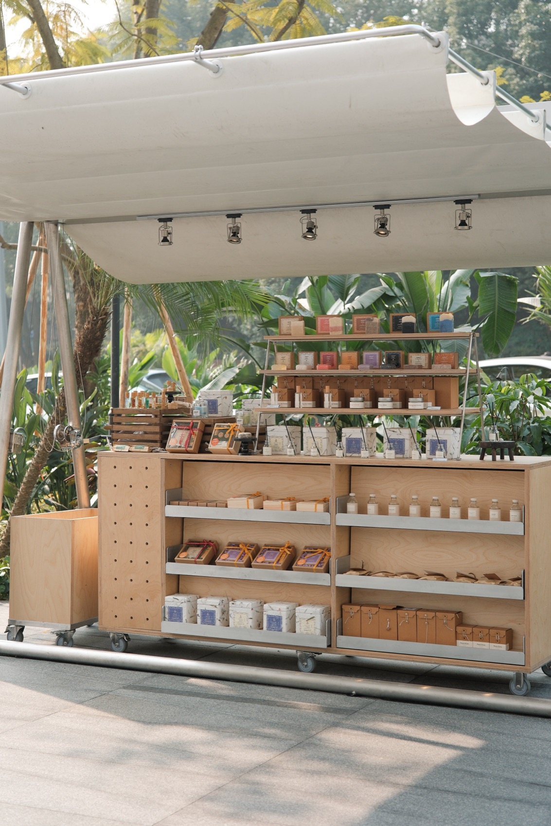 河流与卵石:桌桌计划2·0公共家具及摊位设计丨中国成都丨行波工作室（公共家具与市集摊位）等多家-117