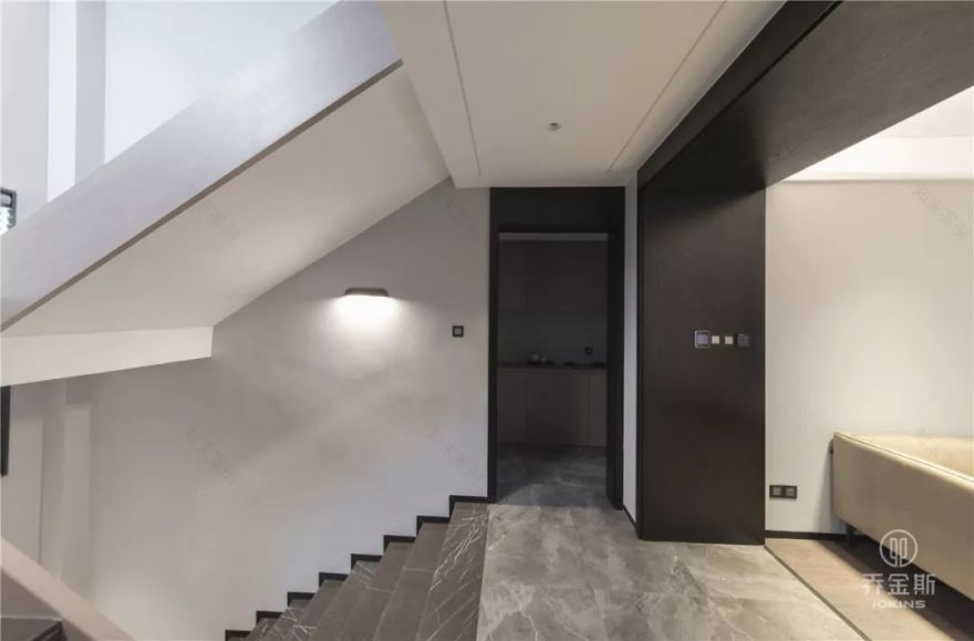 乔金斯打造现代极简顶层复式,演绎生活美学-31