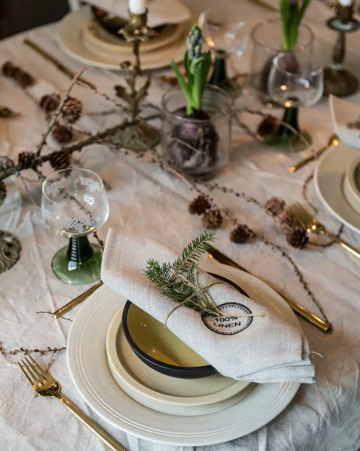 小空间大氛围 | 20 岁设计师的 48m²圣诞公寓-5