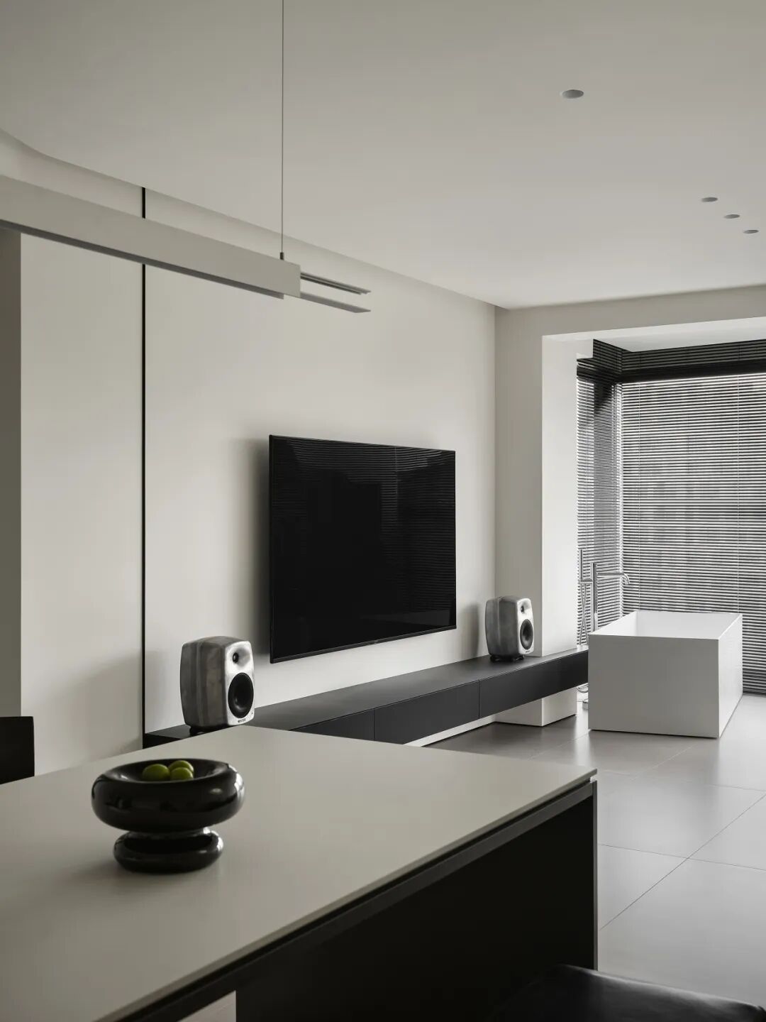 新作 · 躺在浴缸里,俯瞰整个南京路丨中国南京丨FF设计-17