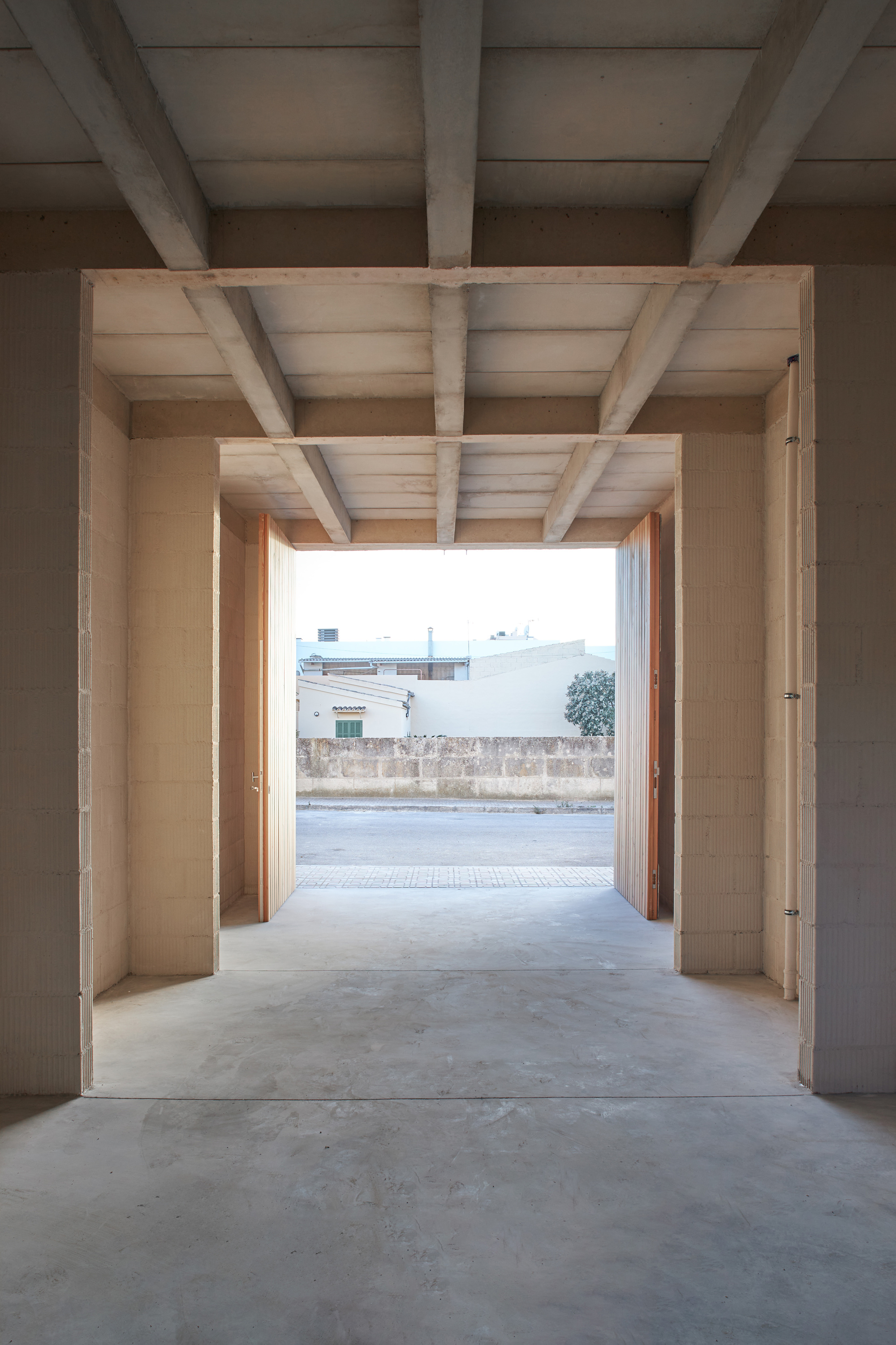 Ten Social Housing Units in Santa Margalida, Mallorca / Javier Gavín + Siddartha Rodrigo + Juan Moreno + DATAAE-32
