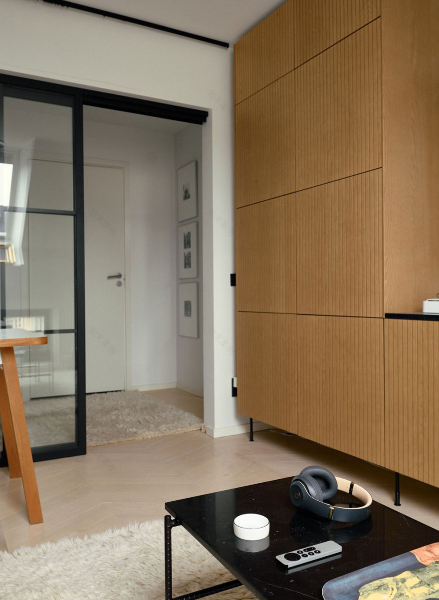 斯德哥尔摩时尚顶层公寓,玻璃隔墙成焦点-25