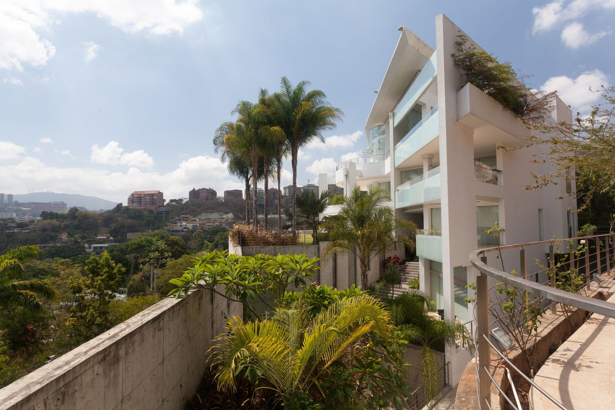 委内瑞拉螺旋形透明别墅，诠释轻盈与通透-20