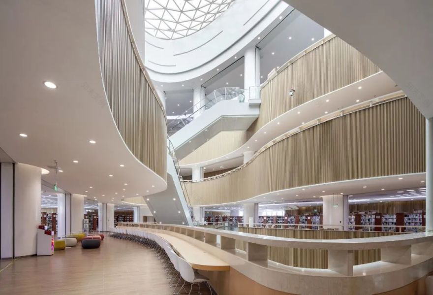 襄阳网红图书馆,自然光线下的现代阅读空间-49