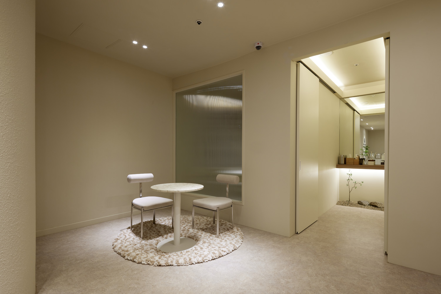 高级时尚的 21 平米皮肤管理室内设计-7