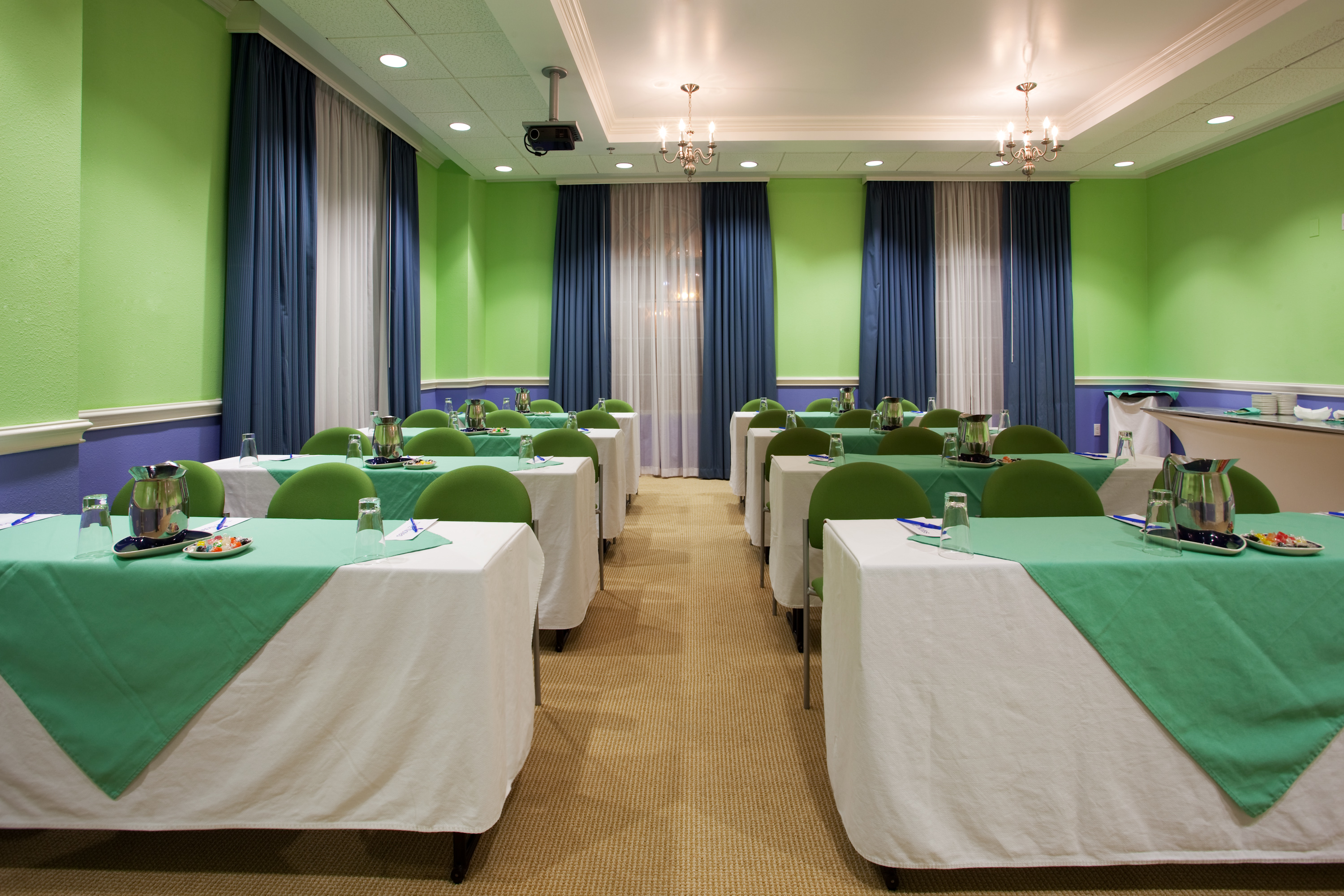 HOTEL INDIGO AT THE GALLERIA-49