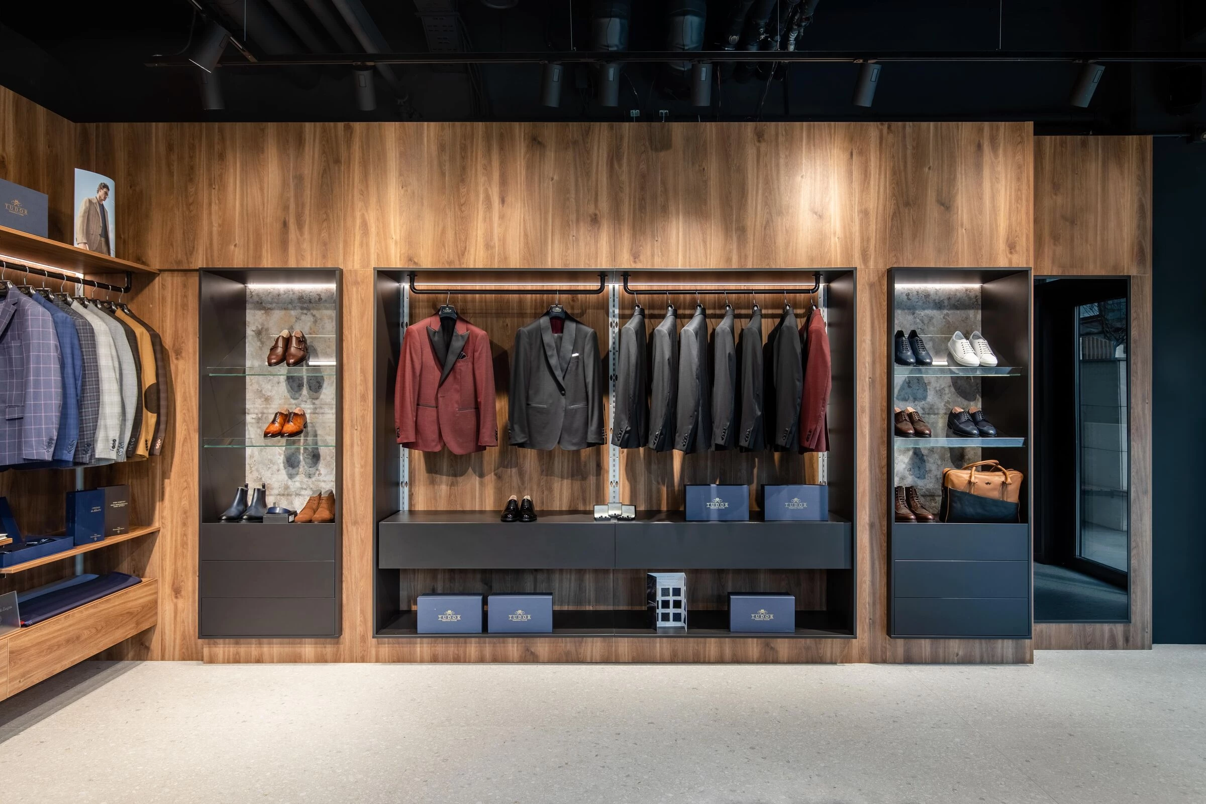 都铎裁缝展厅丨Romania丨Pure Mess Design-32