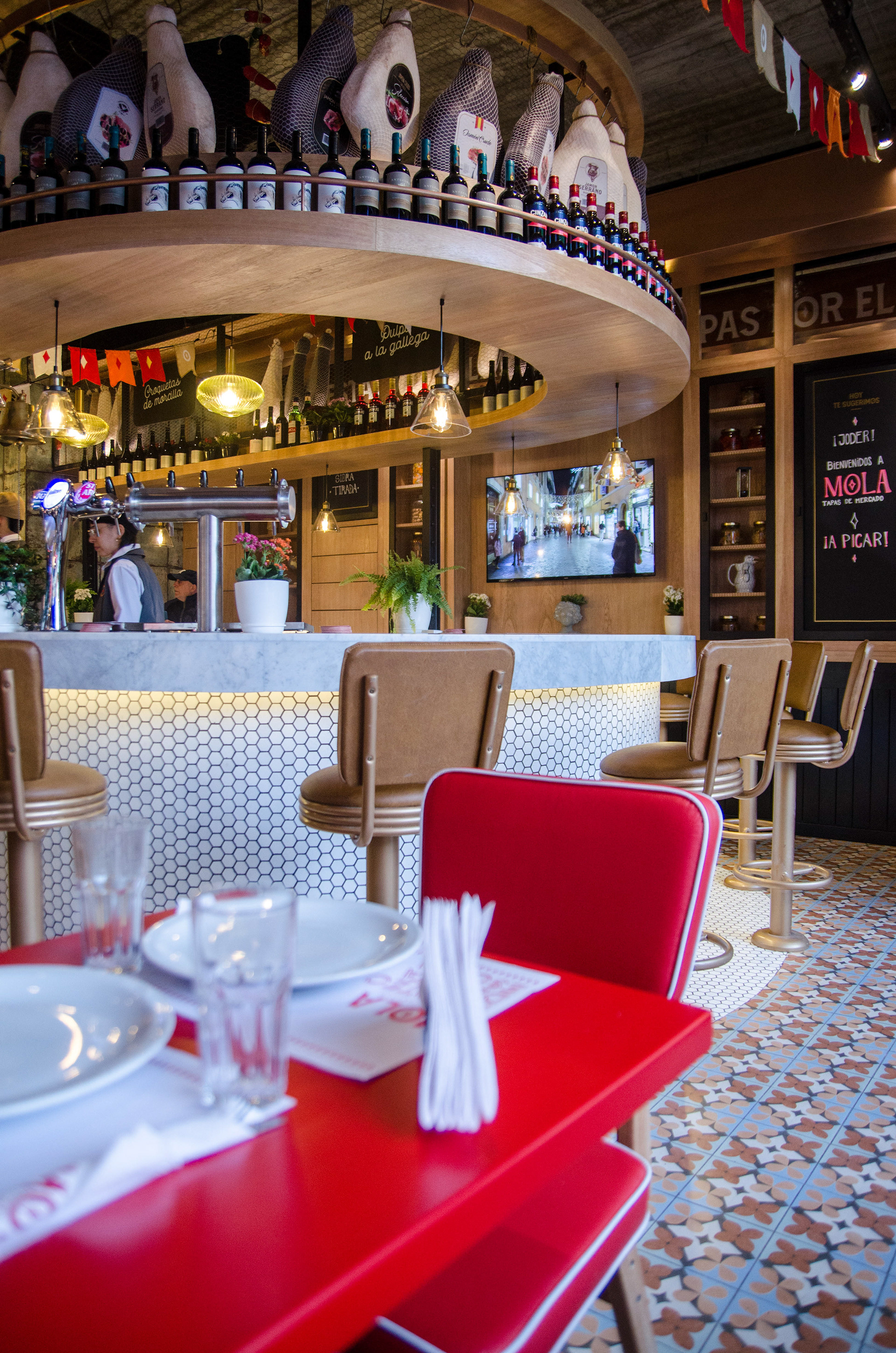 MOLA Tapas de Mercado 室内设计-4