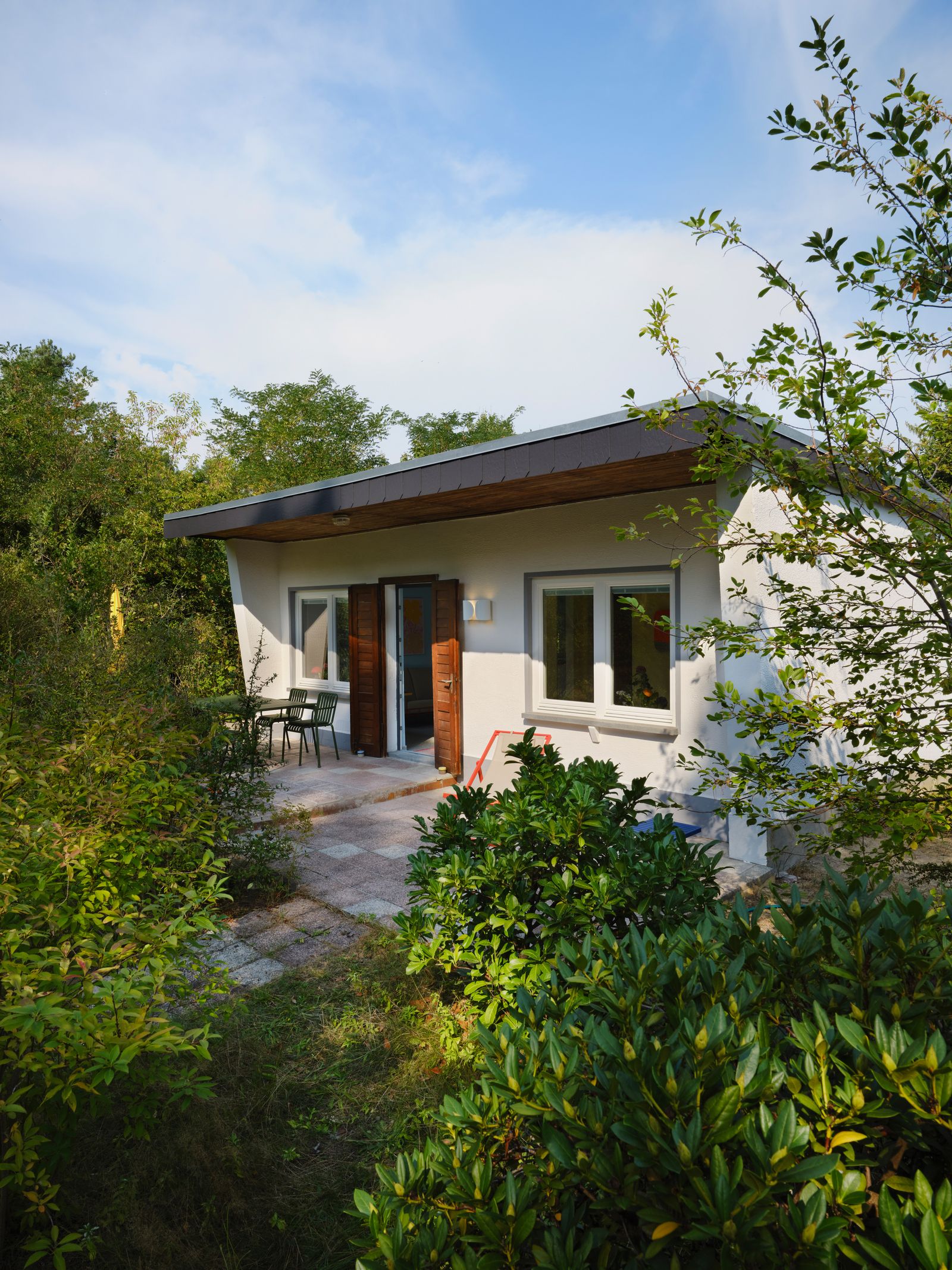 将60年代苏联式平房改造成30平米度假屋丨德国波茨坦-15