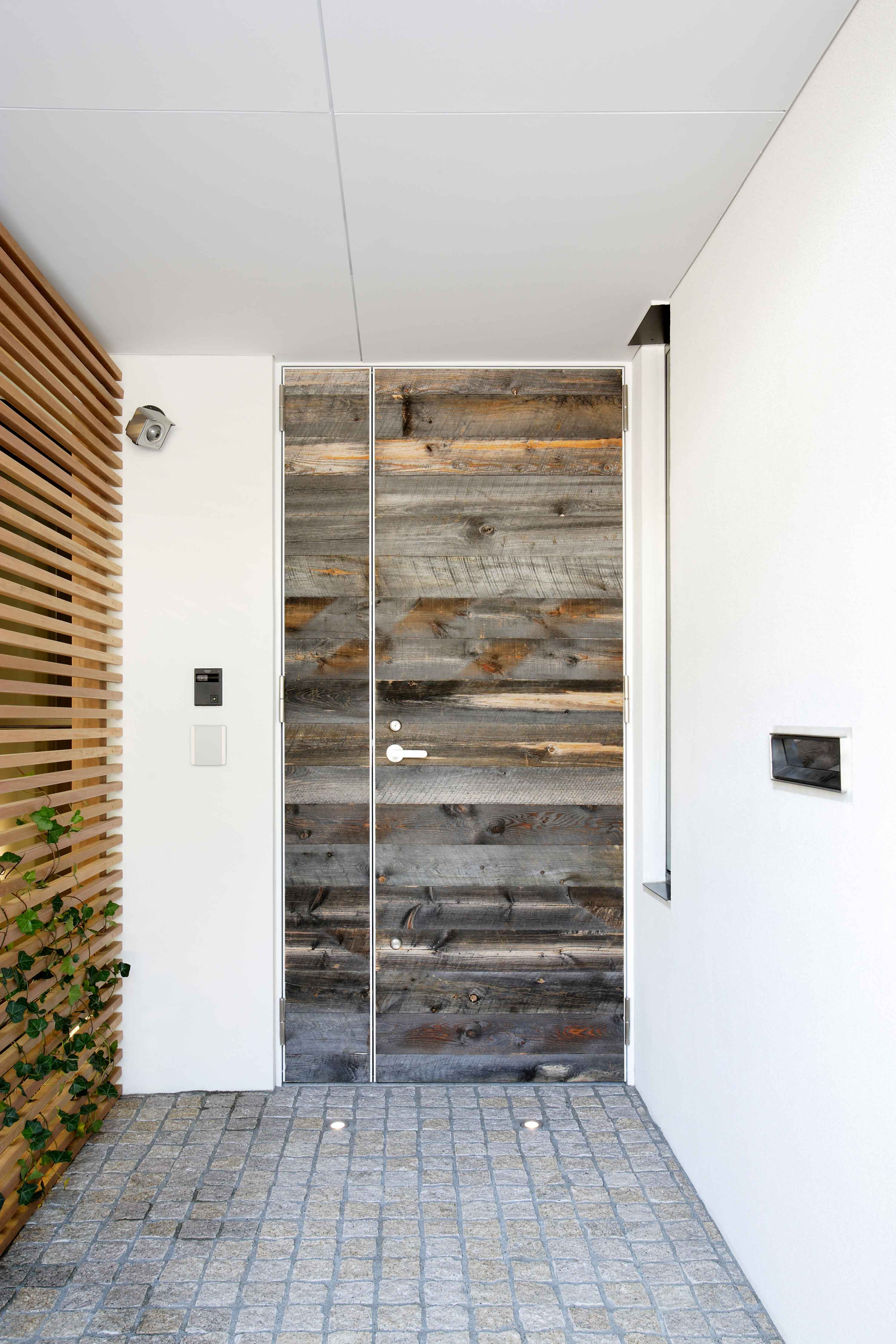 house on the bluff-3