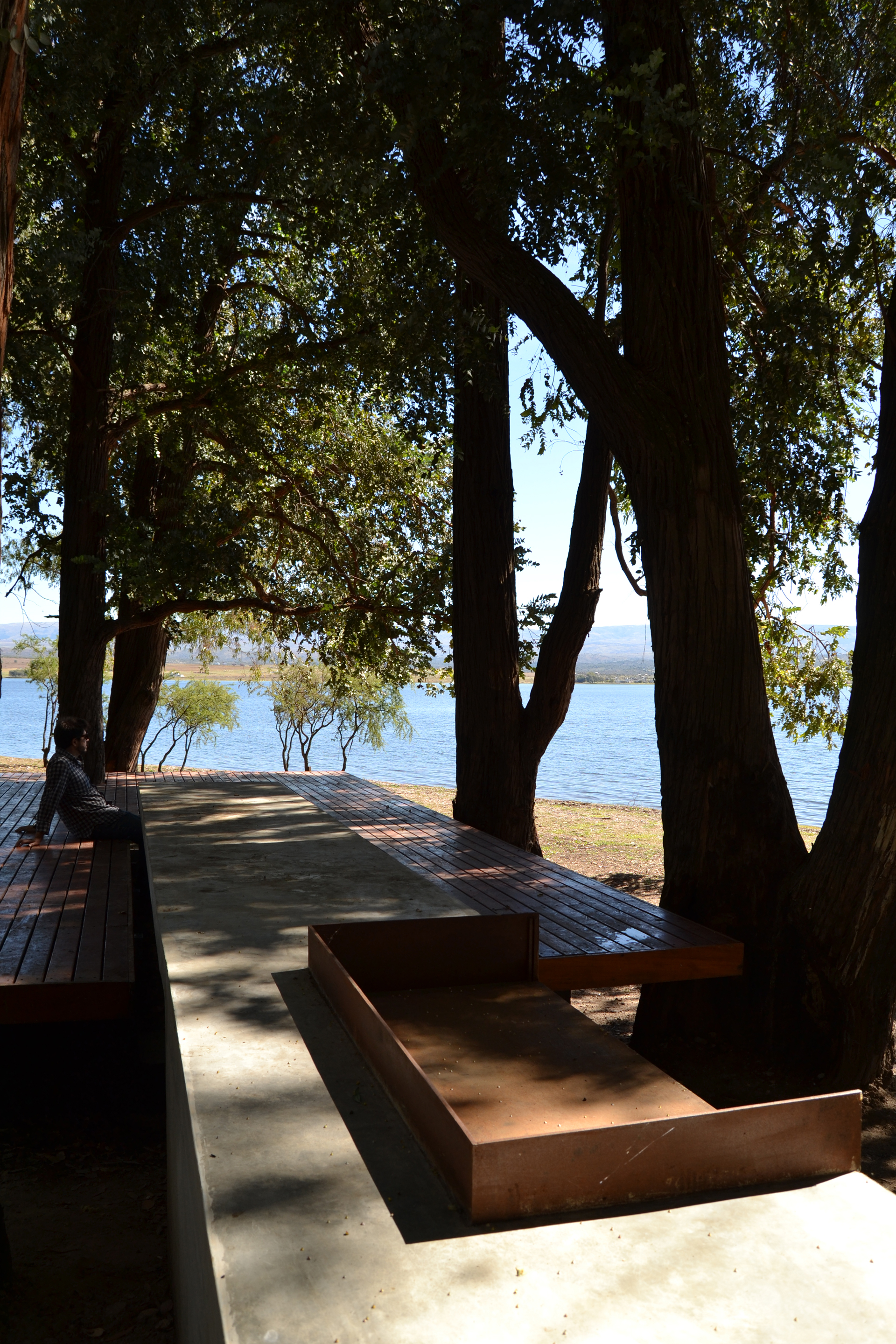 Los Molinos湖畔提升风景体验的一系列小型基础设施丨Alarcia Ferrer Arquitectos-15