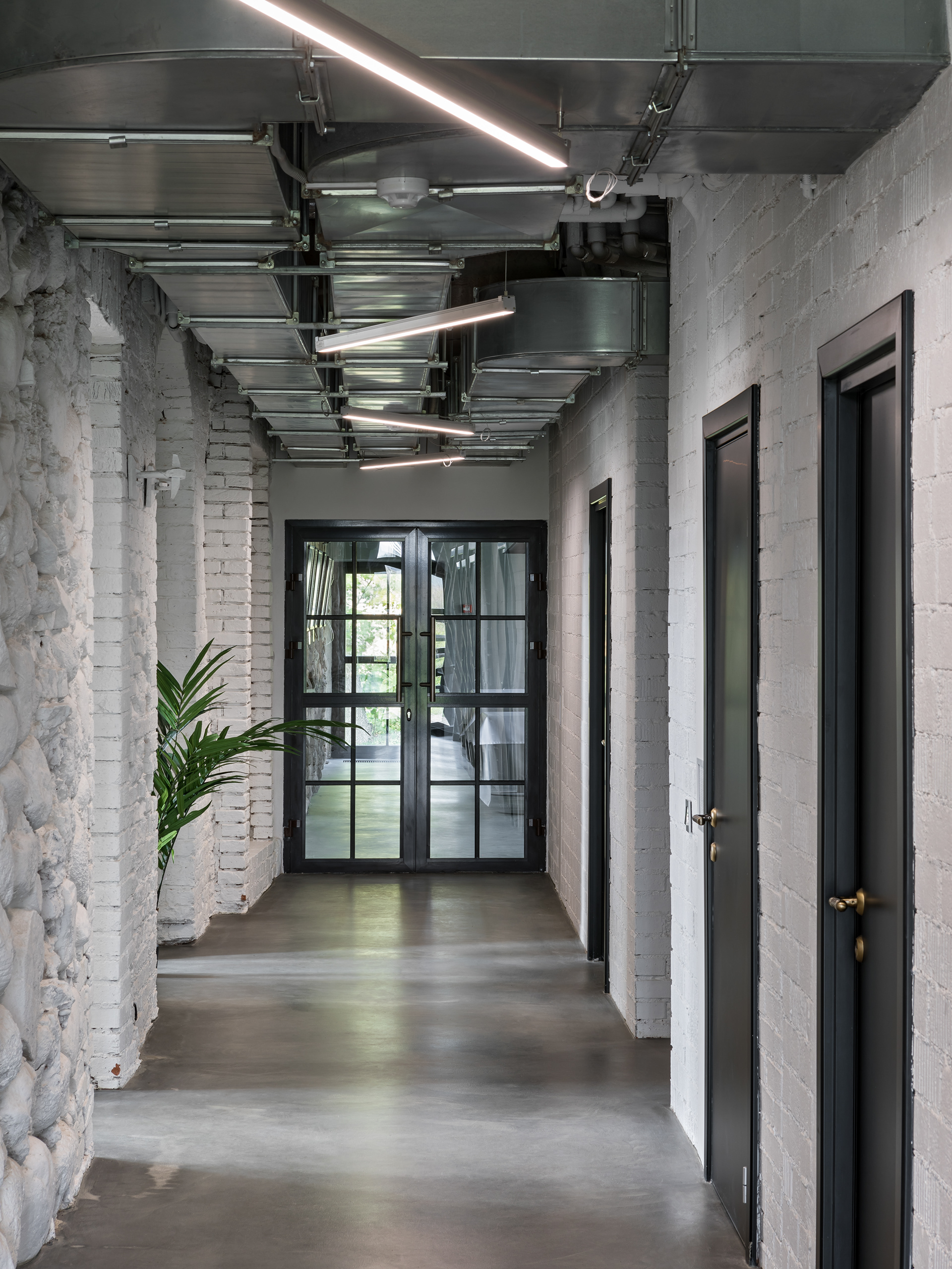 布洛瓦尔2号内饰（由于BROVAR可能是特定品牌、名称等，若有具体背景信息，可能会有更合适译法，这里按常规音译处理） 丨白俄罗斯明斯克丨VAE Studio-51