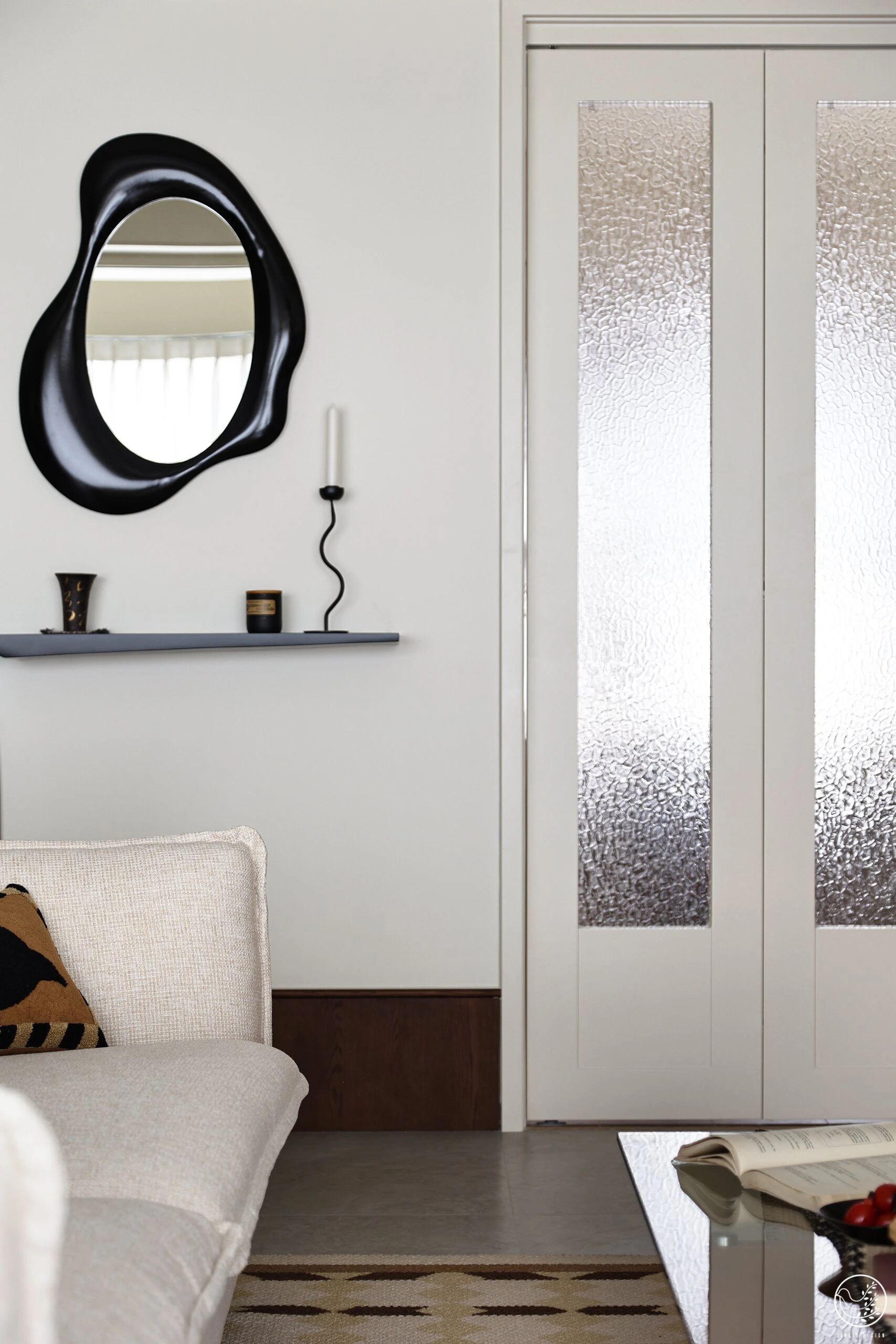 复古且时髦，在松弛与精致之间游刃有余-20