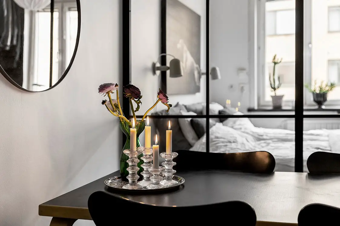 41 平米瑞典个性设计公寓 | 色彩与古董壁纸的完美融合-11