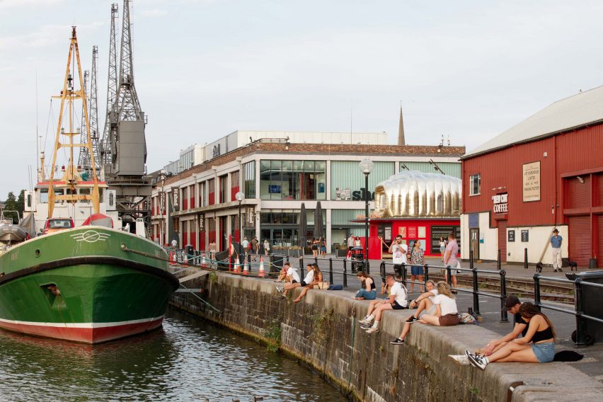 英国布里斯托尔港口的“金火星之家”丨Hugh Broughton Architects 和 Pearce+-2