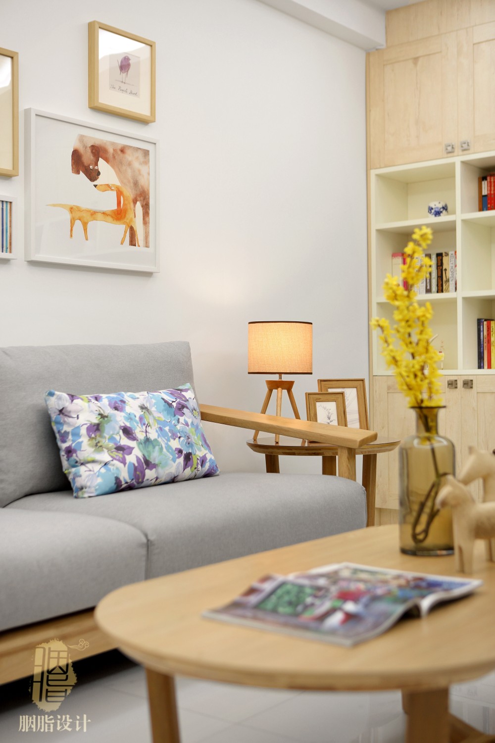 广州润粤大厦北欧风家居设计,原木与彩色的和谐搭配-13