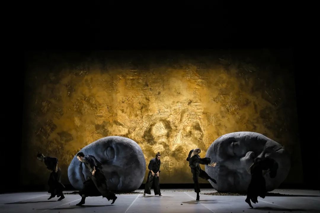 舞台魔法师 | 塞巴斯蒂安·汉纳克的震撼空间美学-4