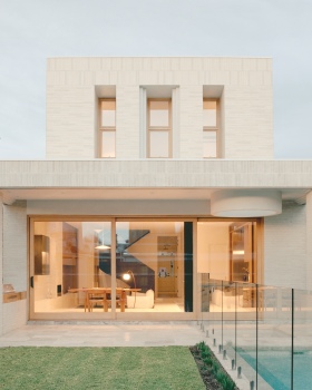 Ramsden House / James Harbard Architects