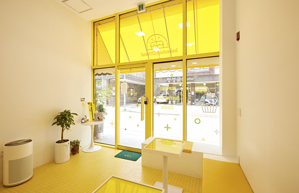 柠檬色点睛，12 平米咖啡厅的活力设计-6