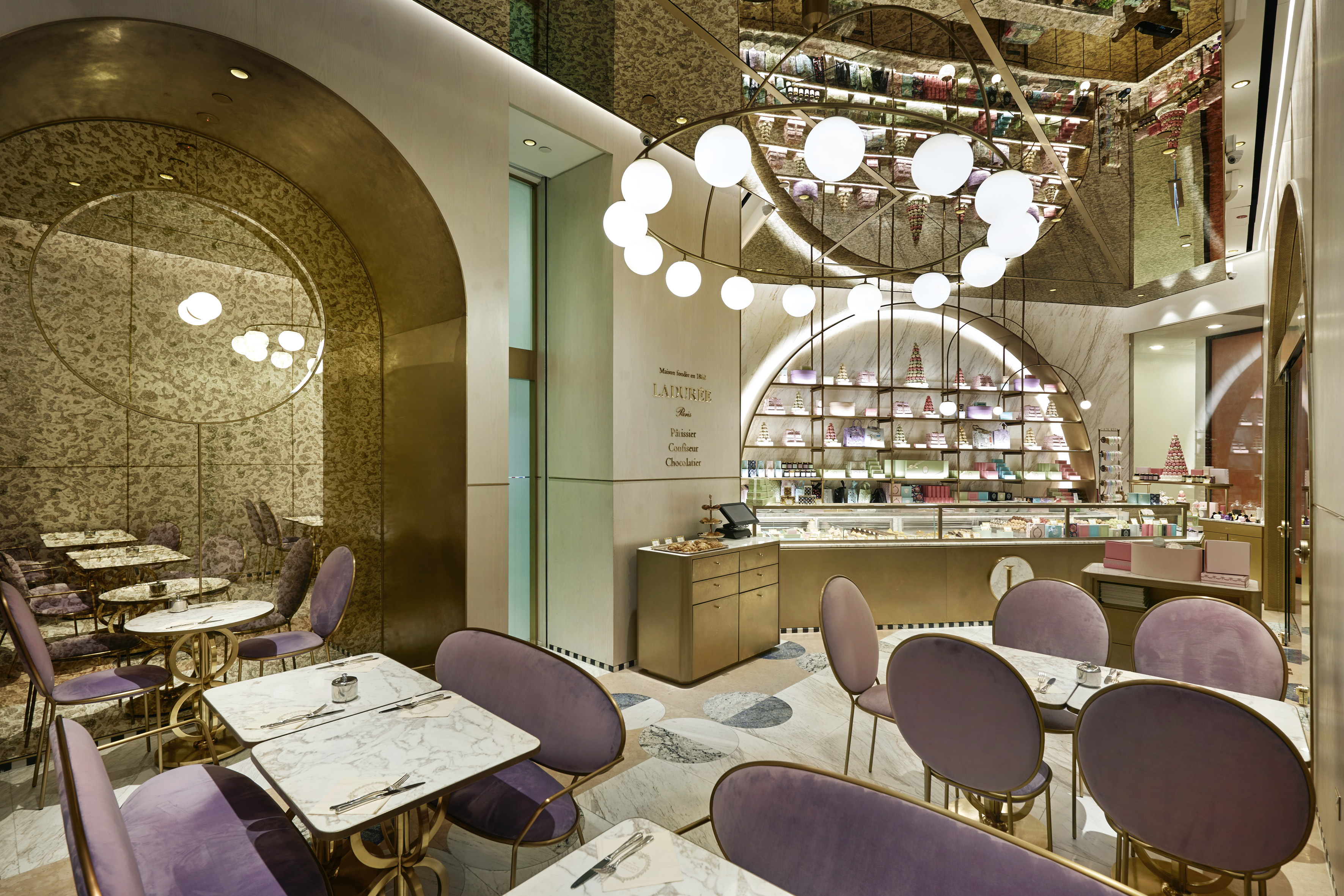 巴黎风情融入马来西亚，Ladurée 打造 21 世纪精致空间-8
