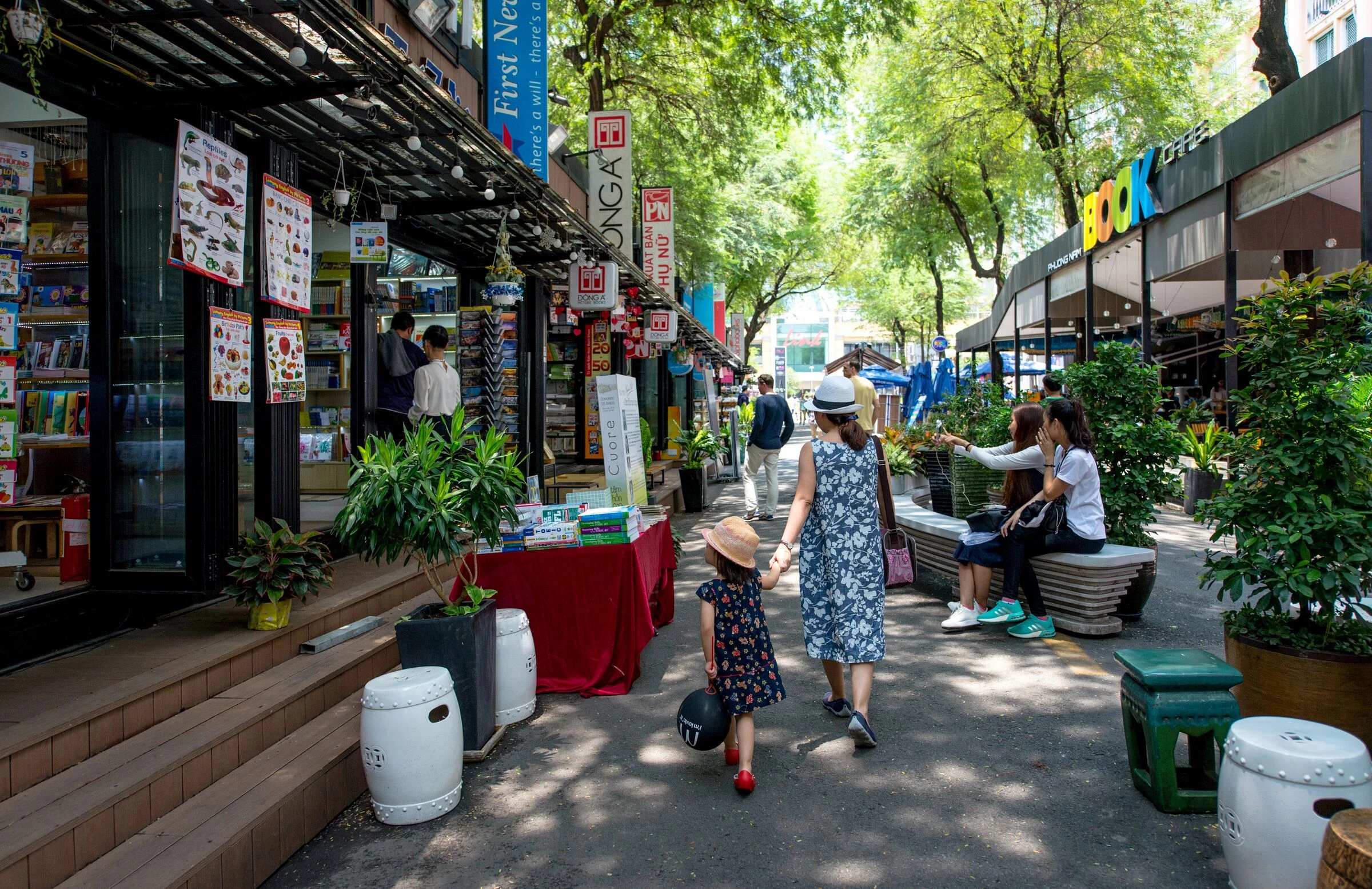 胡志明市图书街丨越南胡志明市丨TA 景观建筑-23