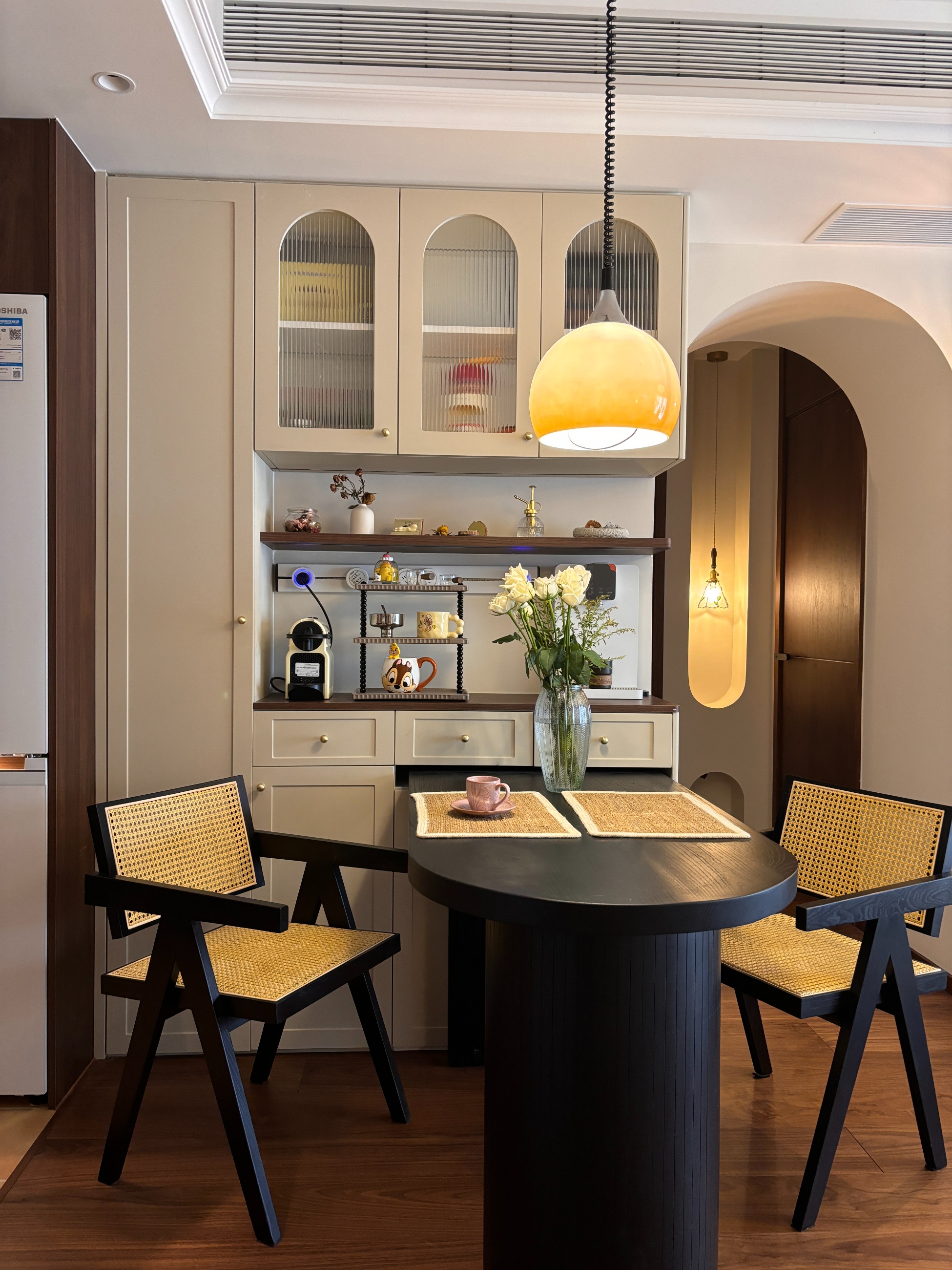 自带电影感的焦糖法式,艺术与生活的浪漫交响-21