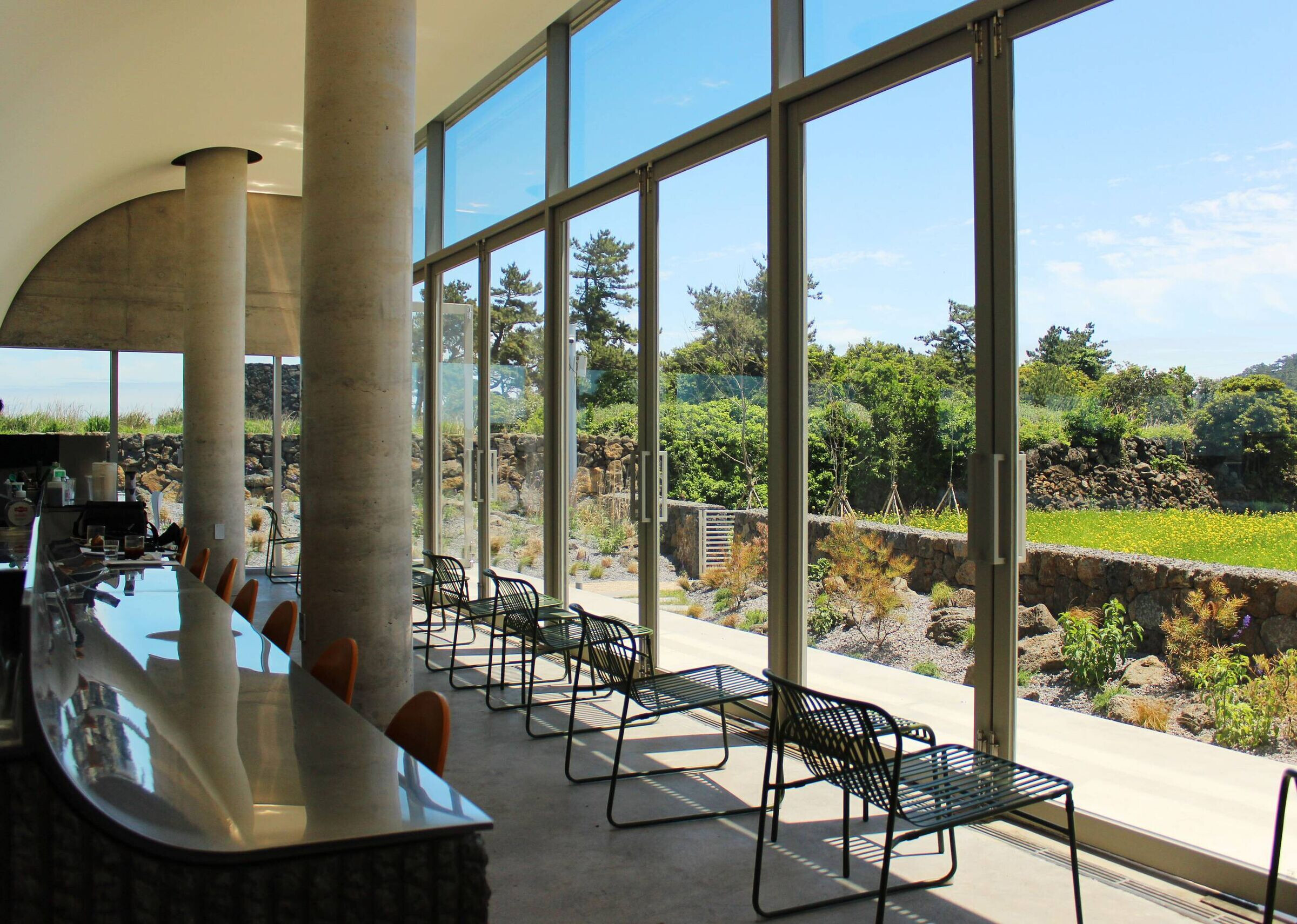 融入自然的极简餐厅设计丨韩国丨ATMOROUND-30