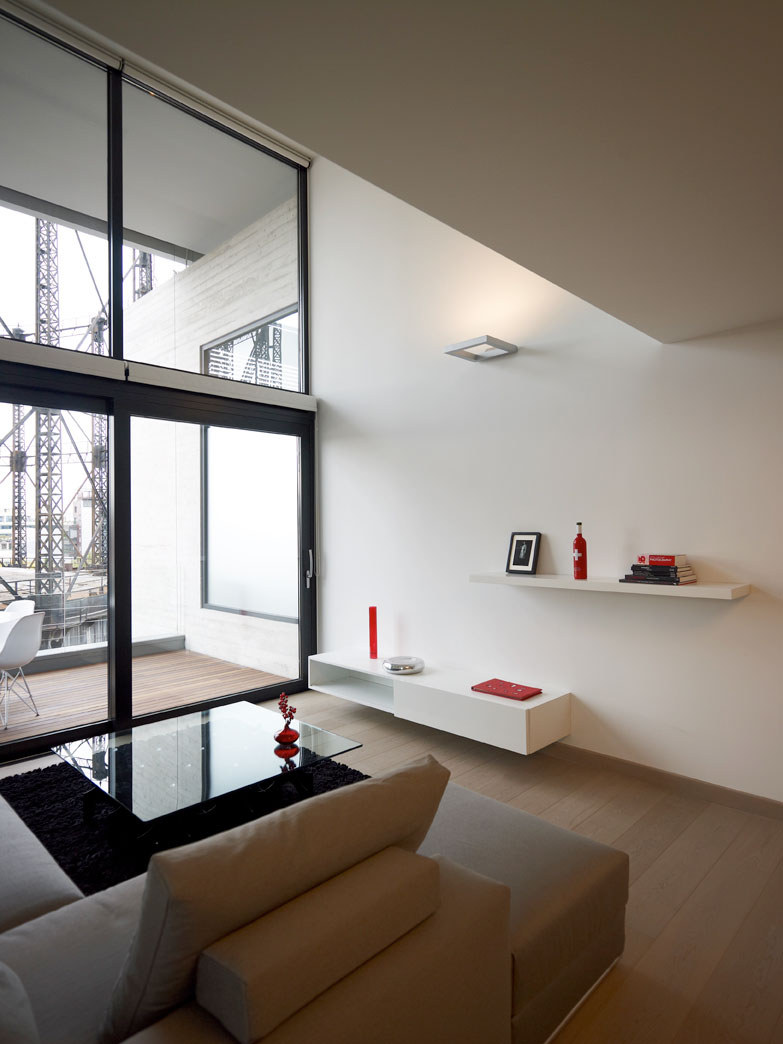 白色城市阁楼公寓丨希腊雅典丨Theano Potamianou  Ravazoula-2