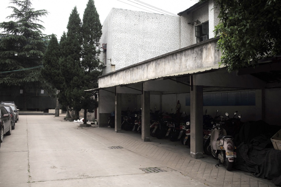 杭州观堂设计 | BACKROAD 户外集合店,老厂房的新生与多元空间-45