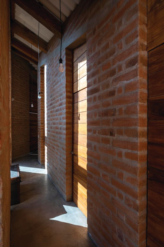 阿拉斯加之家丨エミリオ・ロペス・エレーラ・アルキテクト-11