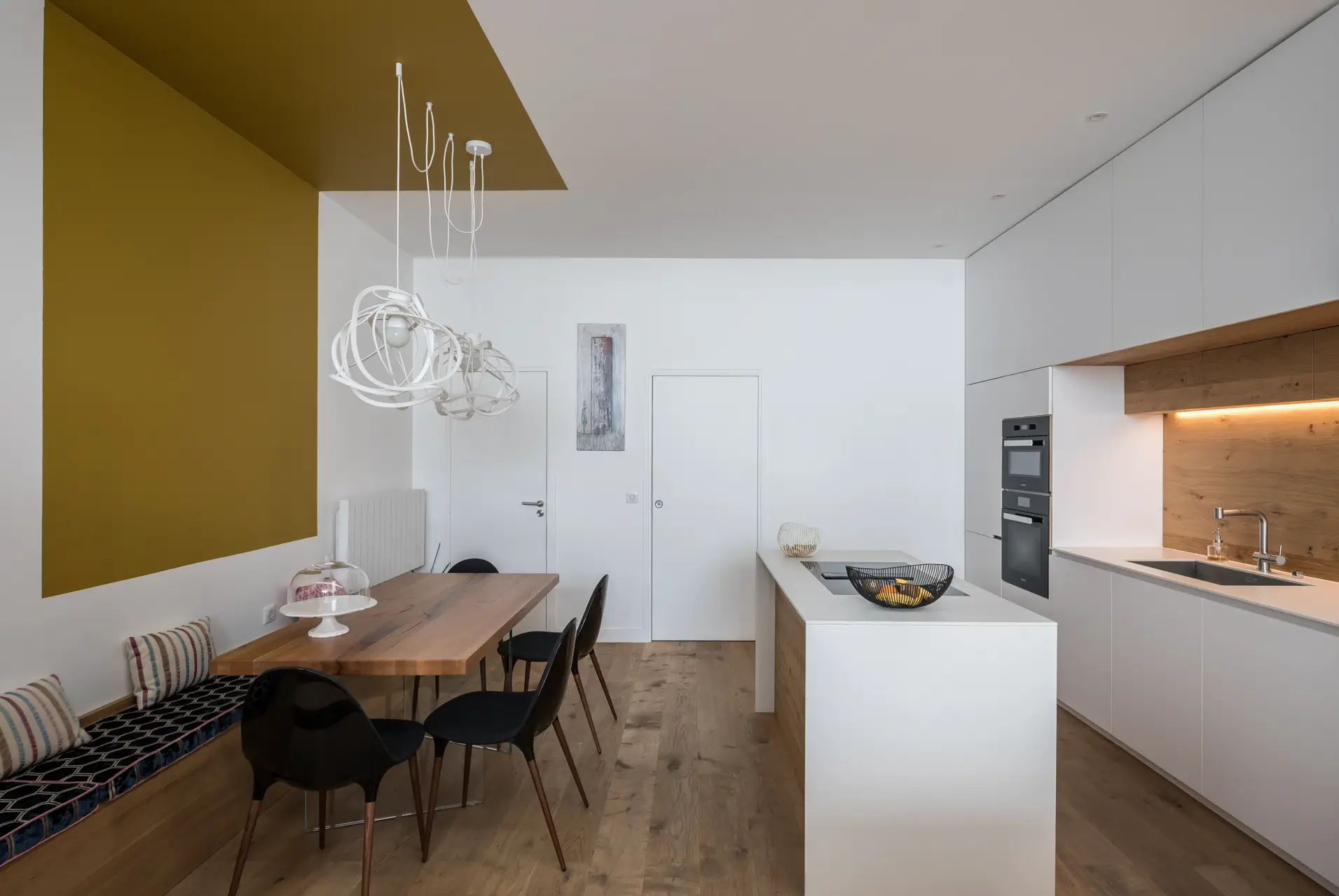 巴黎优雅工业风 Loft 住宅，色彩与空间的完美融合-4