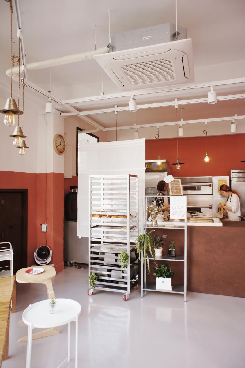 简约 9 坪甜品咖啡厅，打造高品质感空间-2