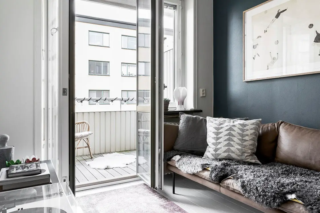 41 平米瑞典个性设计公寓 | 色彩与古董壁纸的完美融合-3