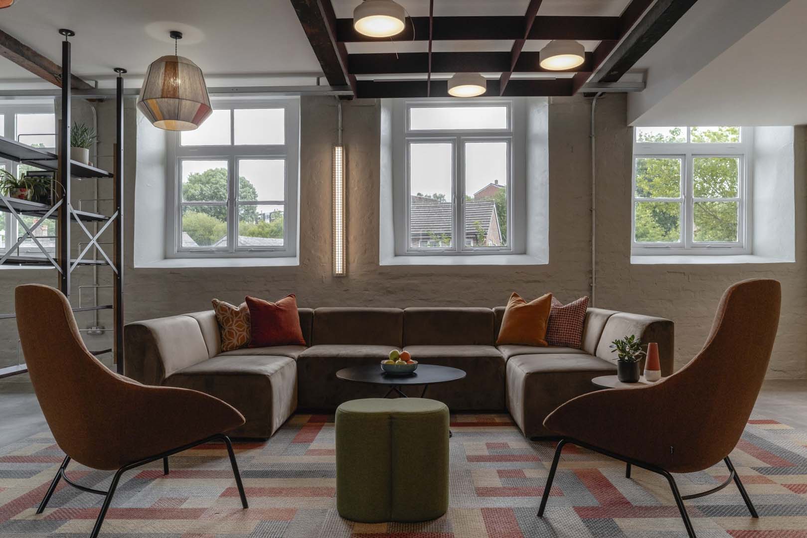 Ekho Studio将历史悠久的维多利亚工厂改造为现代办公空间丨英国-4