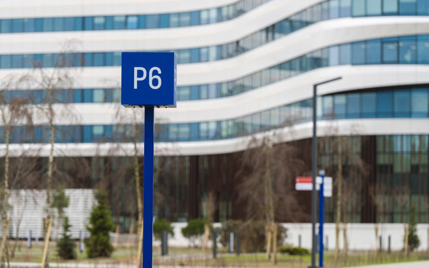 High-Tech Clinic Beloostrov Wayfinding System-16