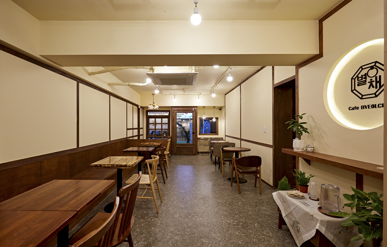 18 坪简约风咖啡厅设计-4