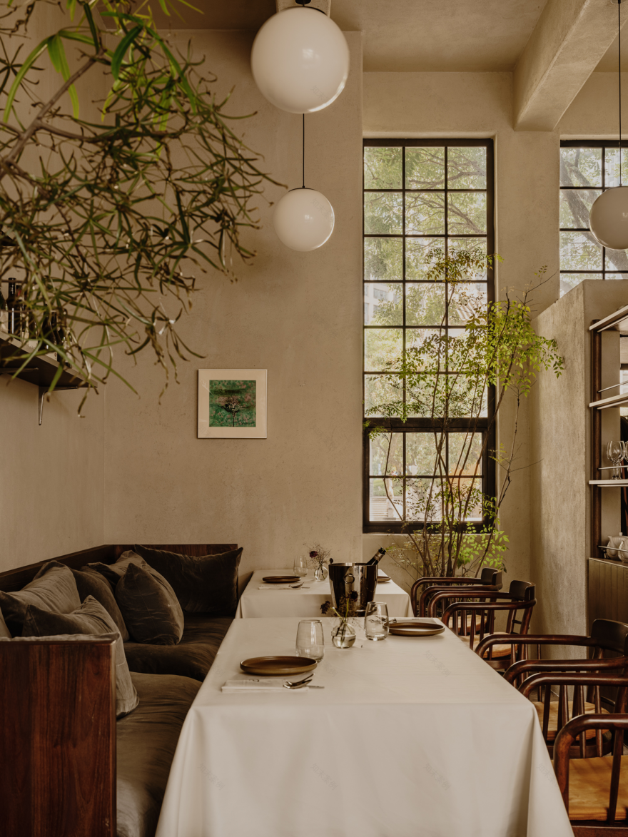 由于PAIX PiPi Hookan并非常见词汇,没有确切的对应翻译,可能是特定的名称,难以准确翻译丨中国广州丨尚壹扬设计(谢柯等8人)-13